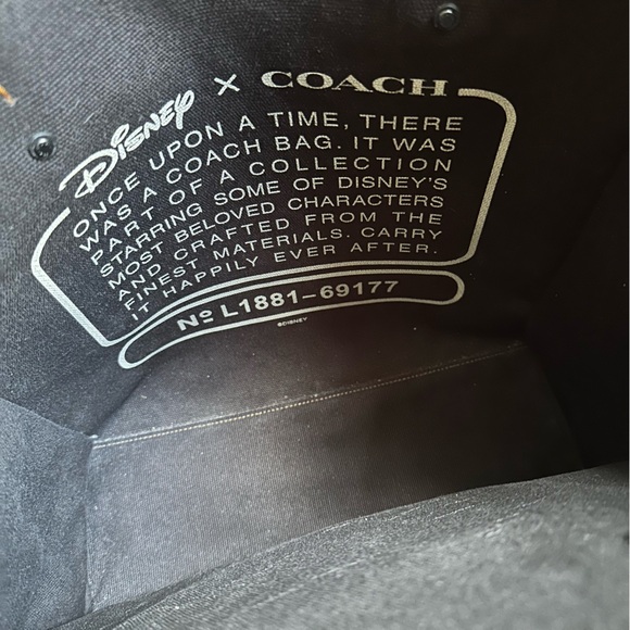 Coach x Disney 101 Dalmatians Canvas tote 69177 - Picture 4 of 10